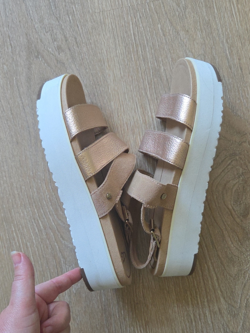 NWT Womens UGG Rose Gold Metallic & Blush Braelynn Platform Sandals SZ 9.5